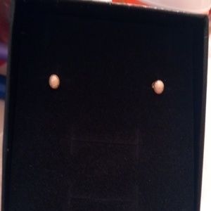 Women 14k stud earrings